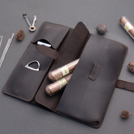 Handmade leather travel cigar case