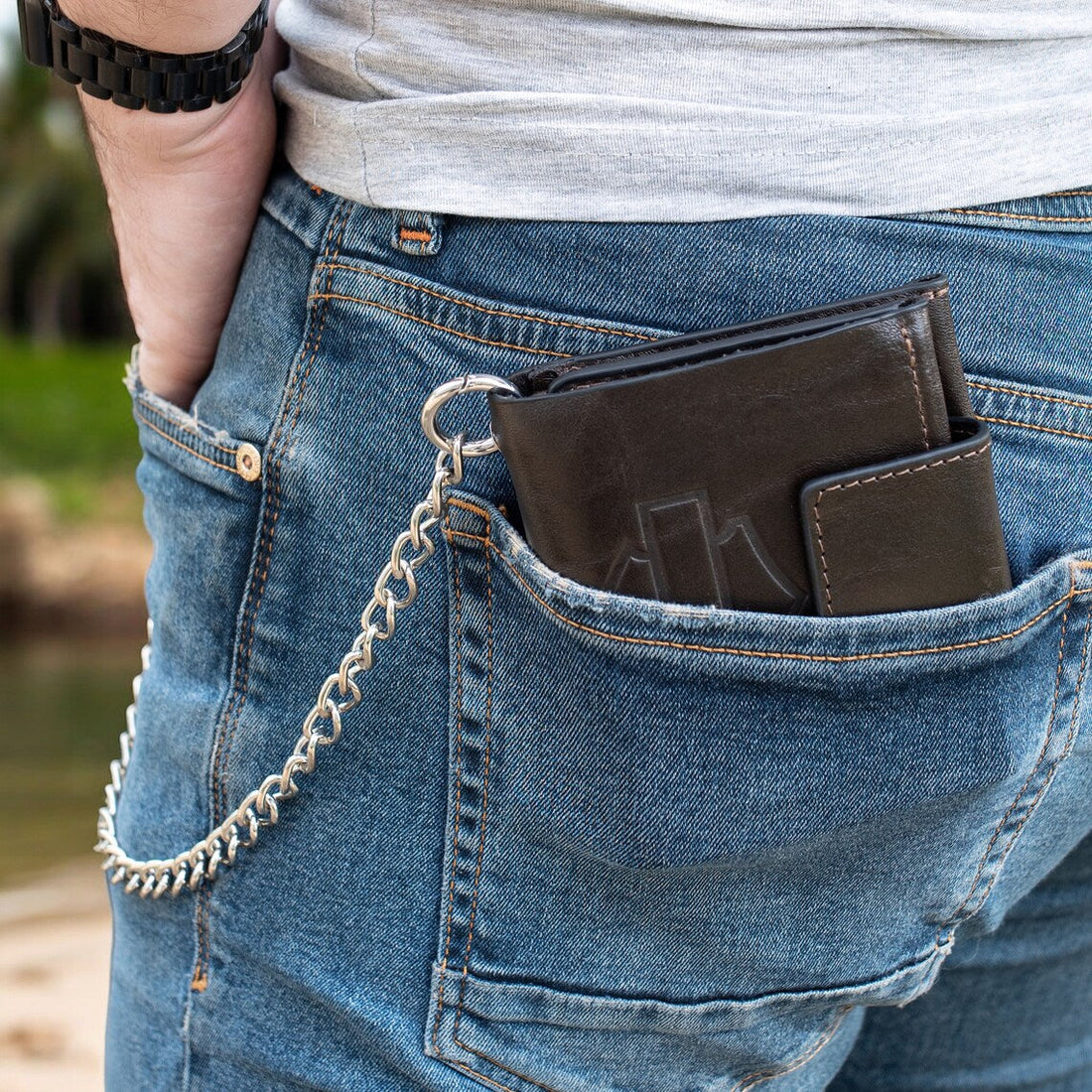 Leather bifold chain wallet with stainless steel chain