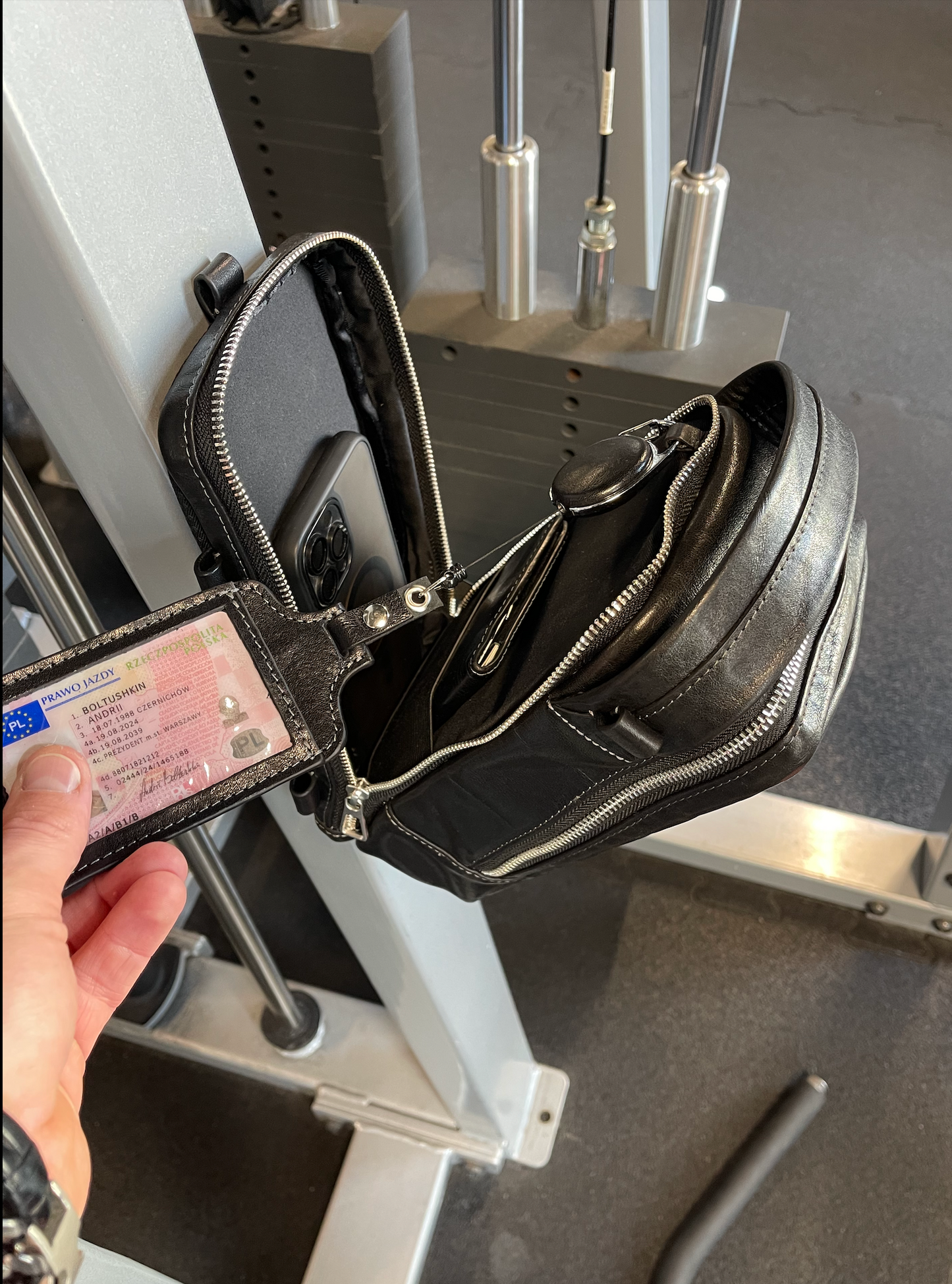 RIDL Magnetic Leather Bag 2.0