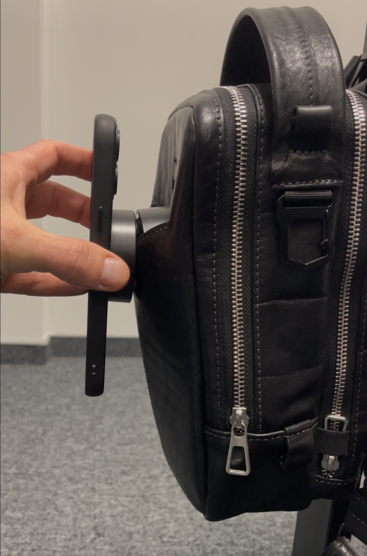 RIDL Magnetic Leather Bag 2.0