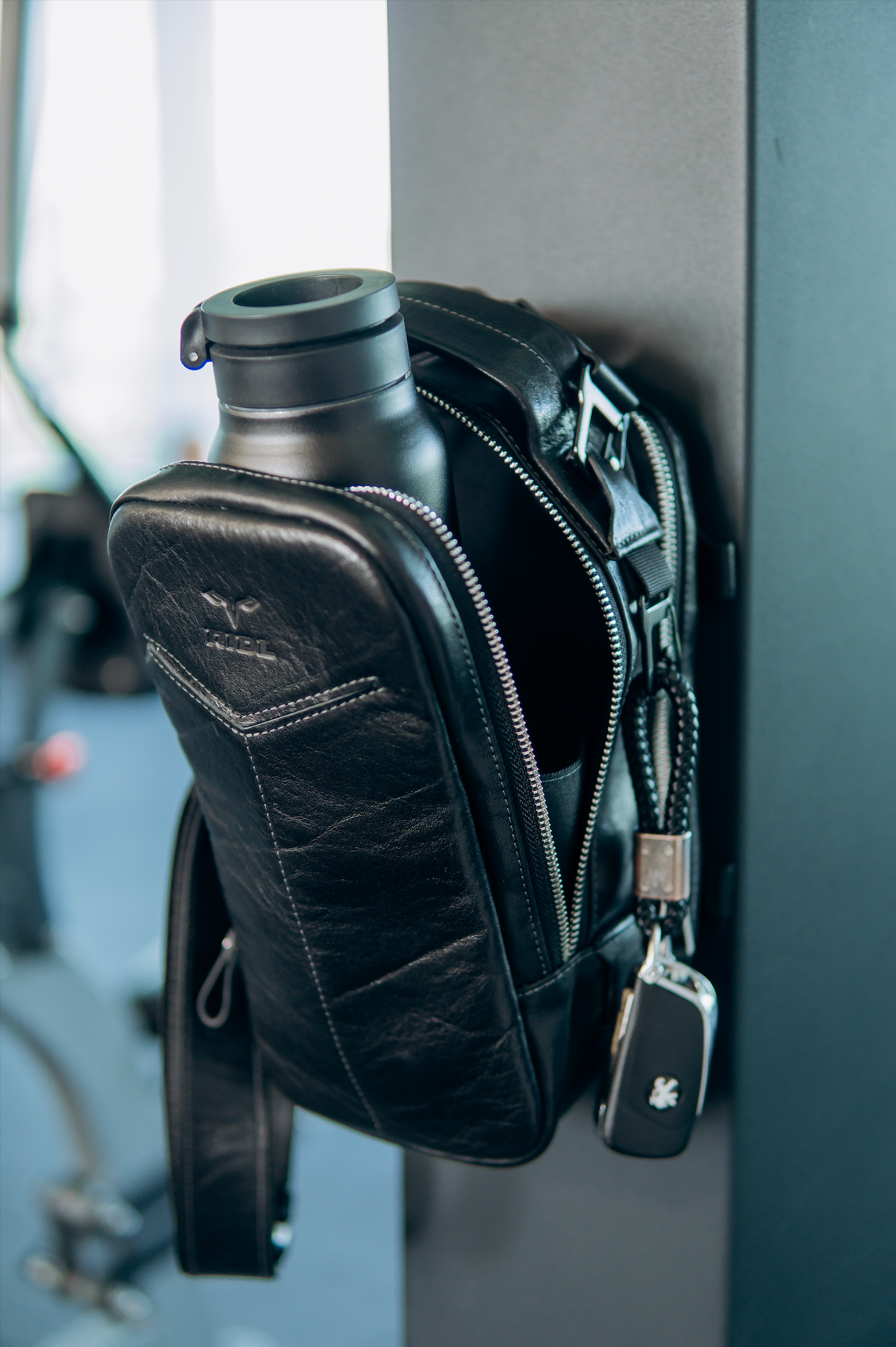 RIDL Magnetic Leather Bag 2.0