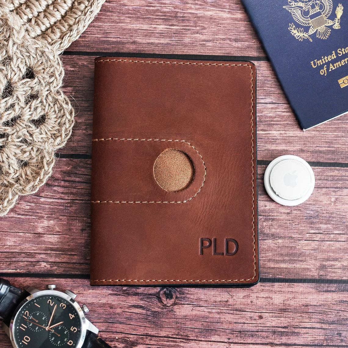 Leather passport wallet with AirTag slot by RIDL, photo 4