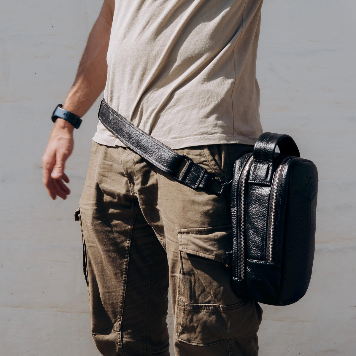 RIDL magnetic leather motorcycle tank bag and crossbody bag, photo 23